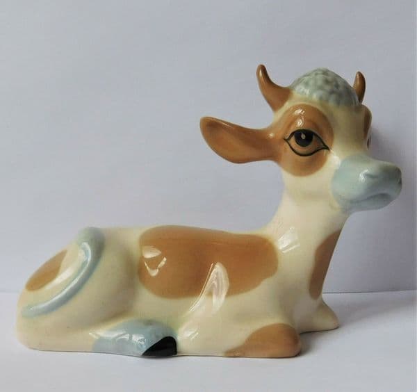 Charming cow ornament Szeiler Studio Pottery vintage hand painted figurine 9 cm